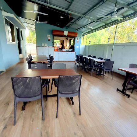 Lotus Hotel Nagaon Beach Alibag Bagian luar foto