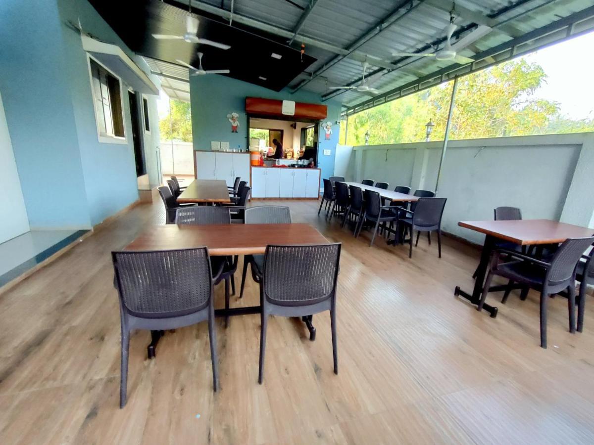 Lotus Hotel Nagaon Beach Alibag Bagian luar foto