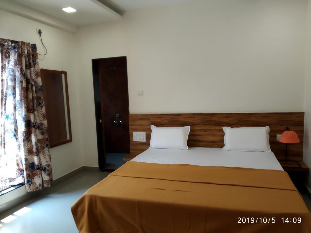 Lotus Hotel Nagaon Beach Alibag Bagian luar foto